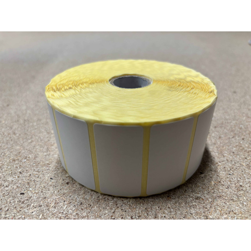 Topcoated etiketten 51x25mm 2.580 etiketten op rol